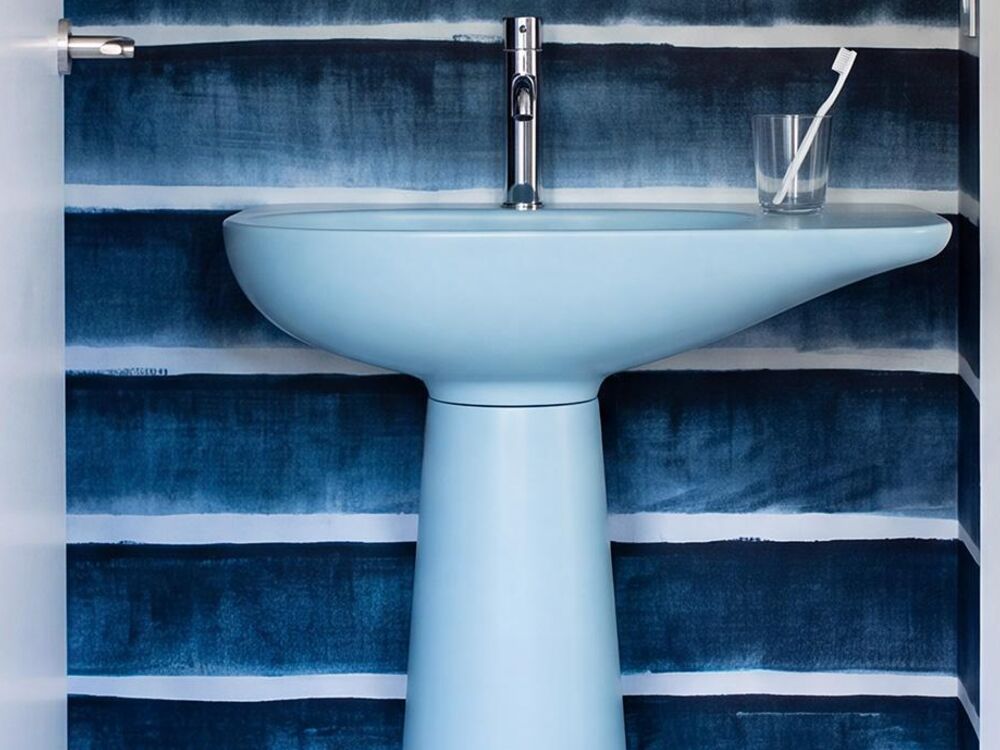 Lavabo a colonna Simas in ceramica, collezione di design